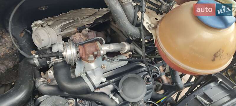 Минивэн Volkswagen Transporter 2000 в Косове