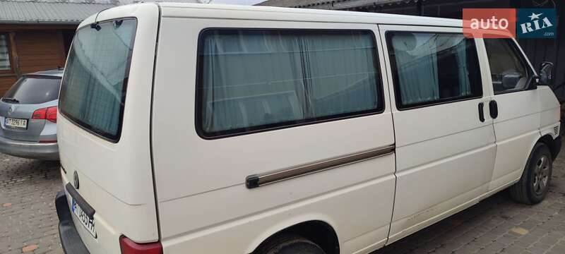 Минивэн Volkswagen Transporter 2000 в Косове