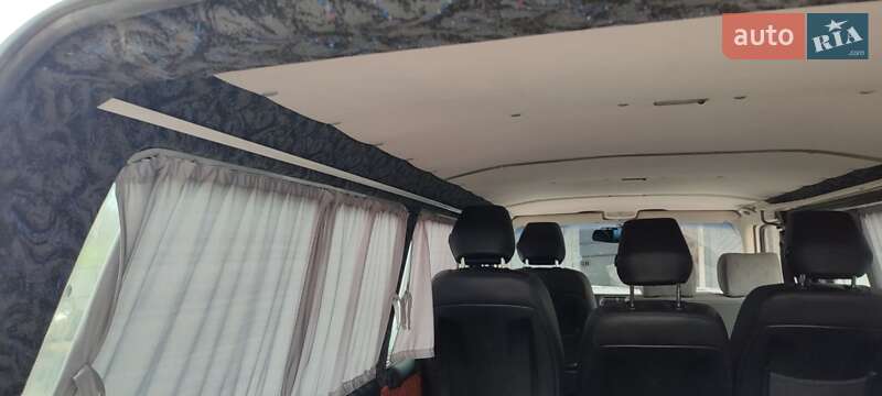 Минивэн Volkswagen Transporter 2000 в Косове