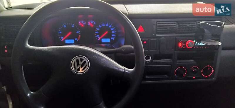 Минивэн Volkswagen Transporter 2000 в Киеве