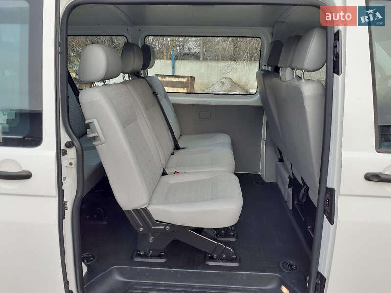 Минивэн Volkswagen Transporter 2010 в Звягеле