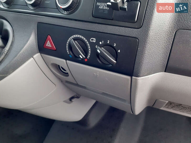 Минивэн Volkswagen Transporter 2010 в Звягеле