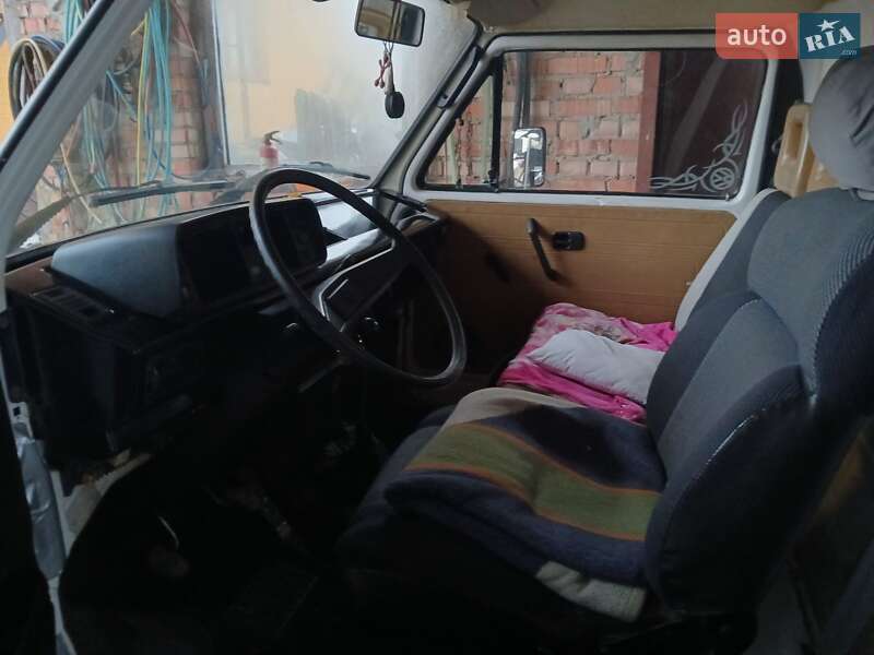 Вантажопасажирський фургон Volkswagen Transporter 1986 в Трускавці