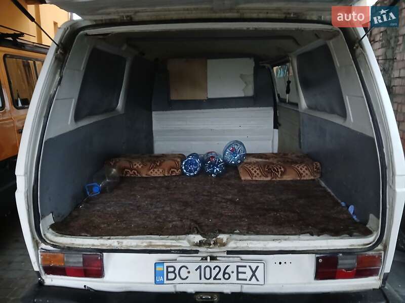 Вантажопасажирський фургон Volkswagen Transporter 1986 в Трускавці