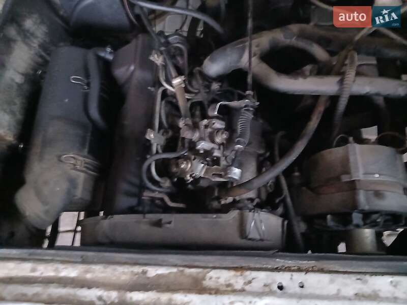 Вантажопасажирський фургон Volkswagen Transporter 1986 в Трускавці