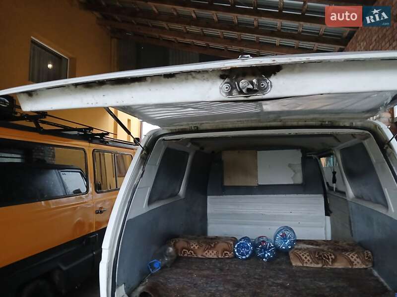 Вантажопасажирський фургон Volkswagen Transporter 1986 в Трускавці