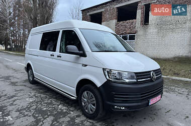 Вантажний фургон Volkswagen Transporter 2018 в Кореці