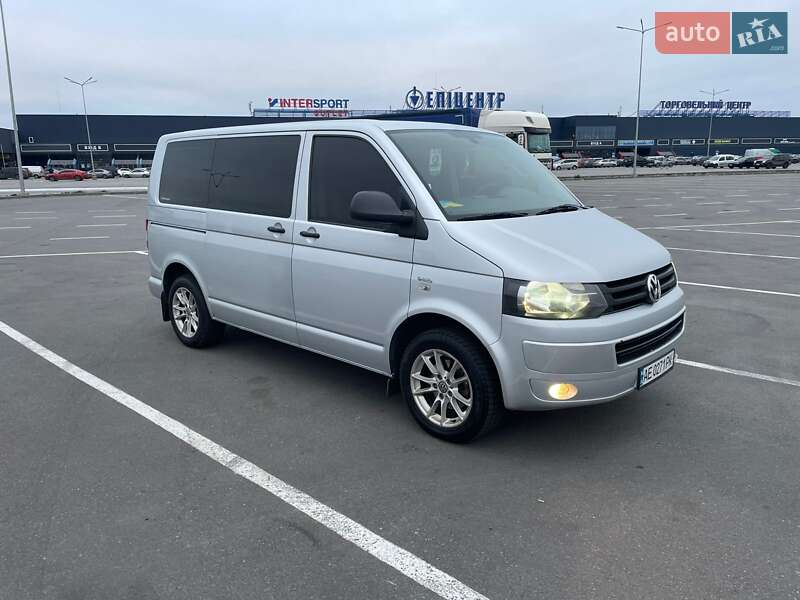 Мінівен Volkswagen Transporter 2012 в Магдалинівці