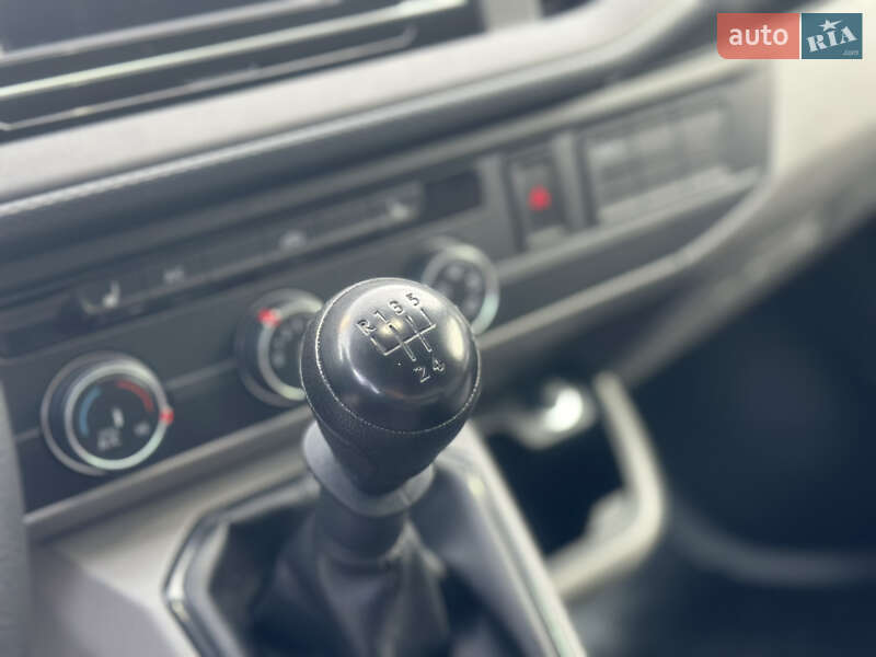 Грузовой фургон Volkswagen Transporter 2023 в Дубно