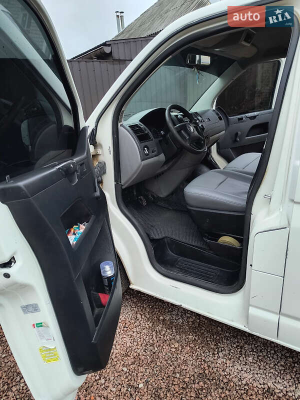 Мінівен Volkswagen Transporter 2004 в Глухові