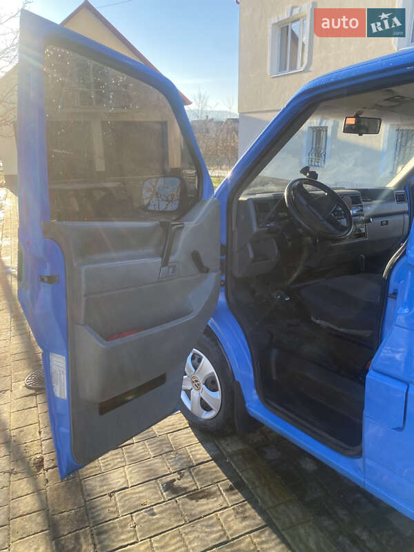 Минивэн Volkswagen Transporter 1995 в Стебнику