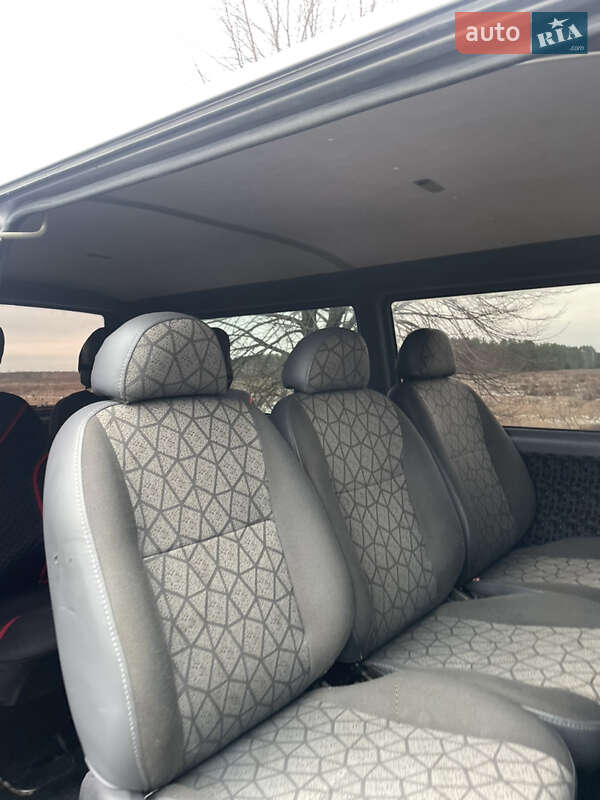 Мінівен Volkswagen Transporter 2002 в Луцьку
