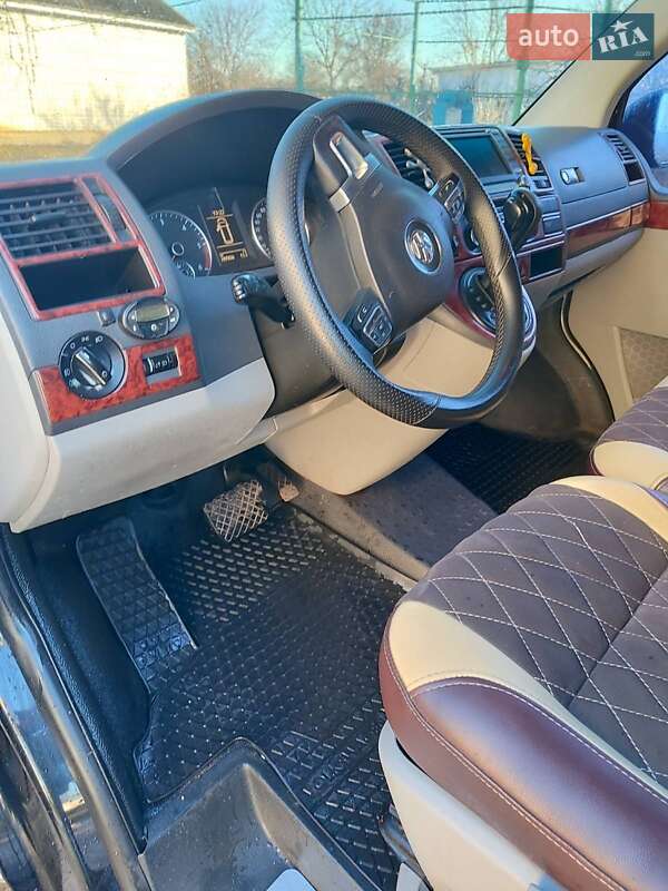 Мінівен Volkswagen Transporter 2010 в Тульчині