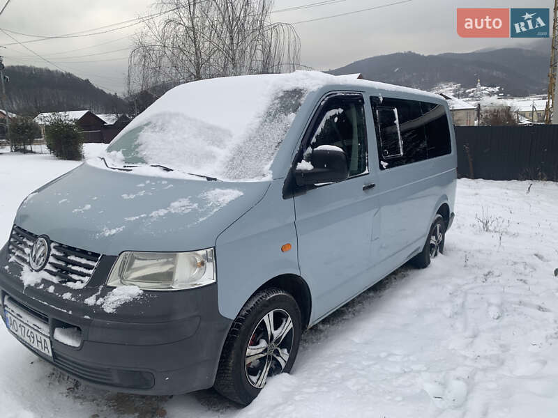 Мінівен Volkswagen Transporter 2003 в Сваляві