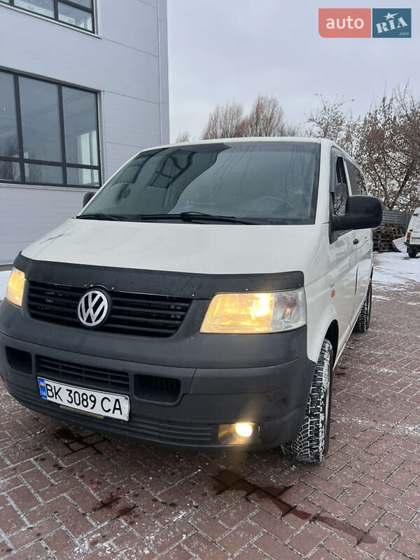 Минивэн Volkswagen Transporter 2007 в Ровно