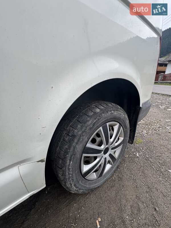 Минивэн Volkswagen Transporter 2004 в Рахове