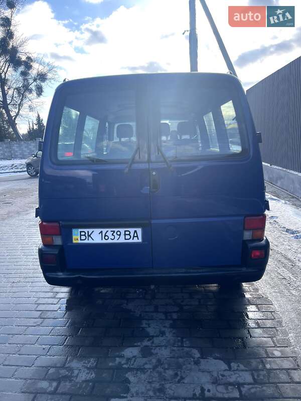 Мінівен Volkswagen Transporter 2001 в Здолбуніві