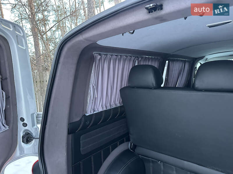 Мінівен Volkswagen Transporter 2015 в Києві