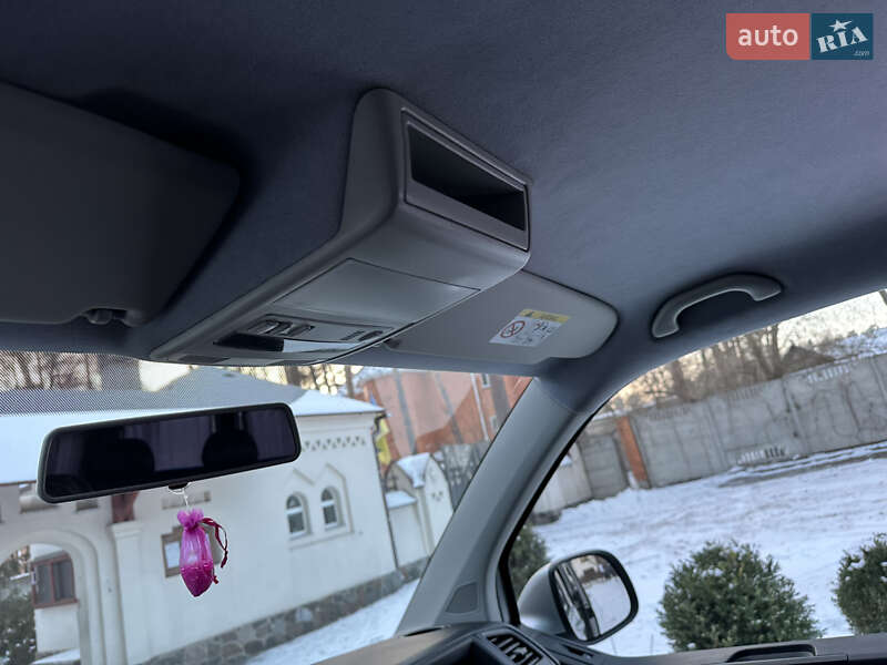 Мінівен Volkswagen Transporter 2015 в Києві