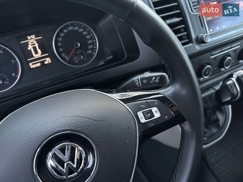 Мінівен Volkswagen Transporter 2015 в Києві