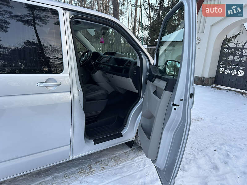 Мінівен Volkswagen Transporter 2015 в Києві
