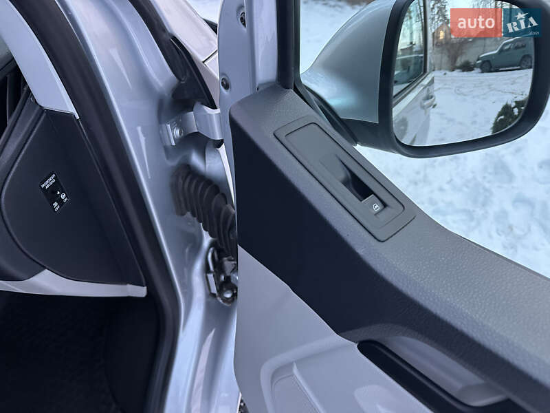 Мінівен Volkswagen Transporter 2015 в Києві