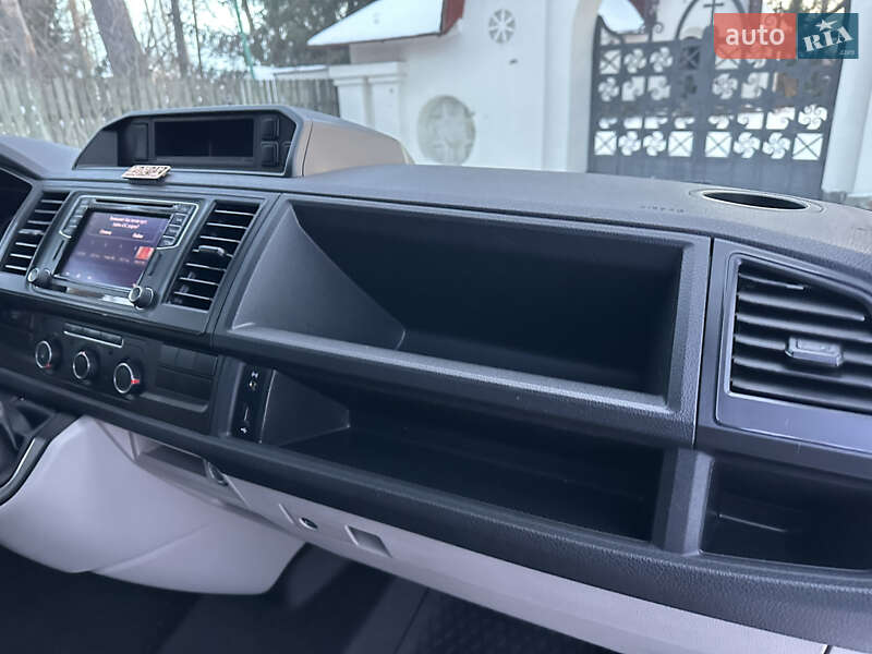 Мінівен Volkswagen Transporter 2015 в Києві