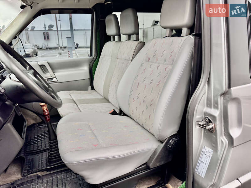Грузопассажирский фургон Volkswagen Transporter 2000 в Киеве