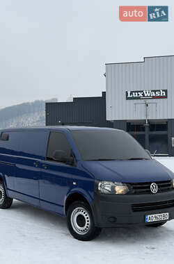 Вантажний фургон Volkswagen Transporter 2014 в Долині