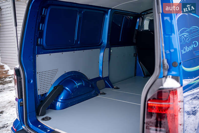 Грузовой фургон Volkswagen Transporter 2020 в Луцке