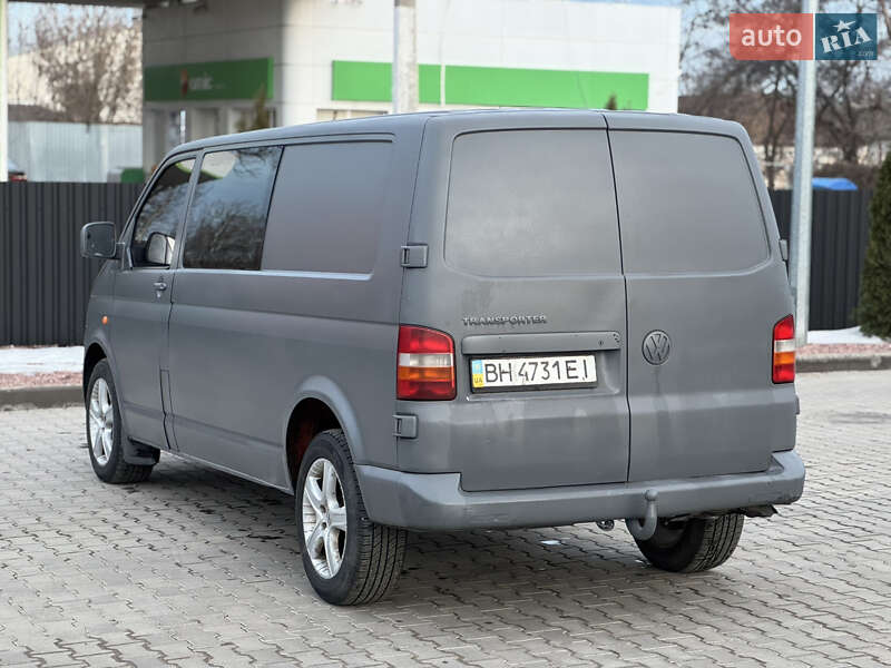 Грузопассажирский фургон Volkswagen Transporter 2006 в Одессе