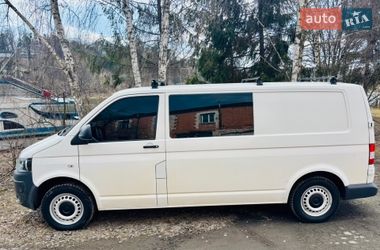Грузопассажирский фургон Volkswagen Transporter 2013 в Виннице