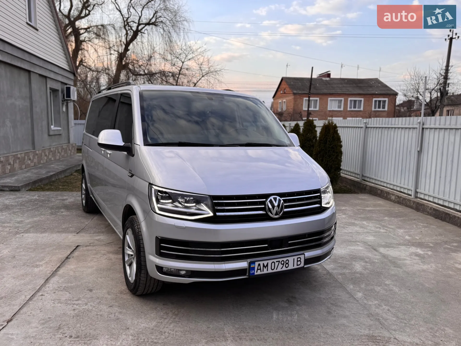 2019 Volkswagen Transporter - фото 1