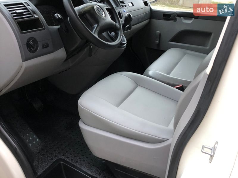 Мінівен Volkswagen Transporter 2006 в Чернівцях