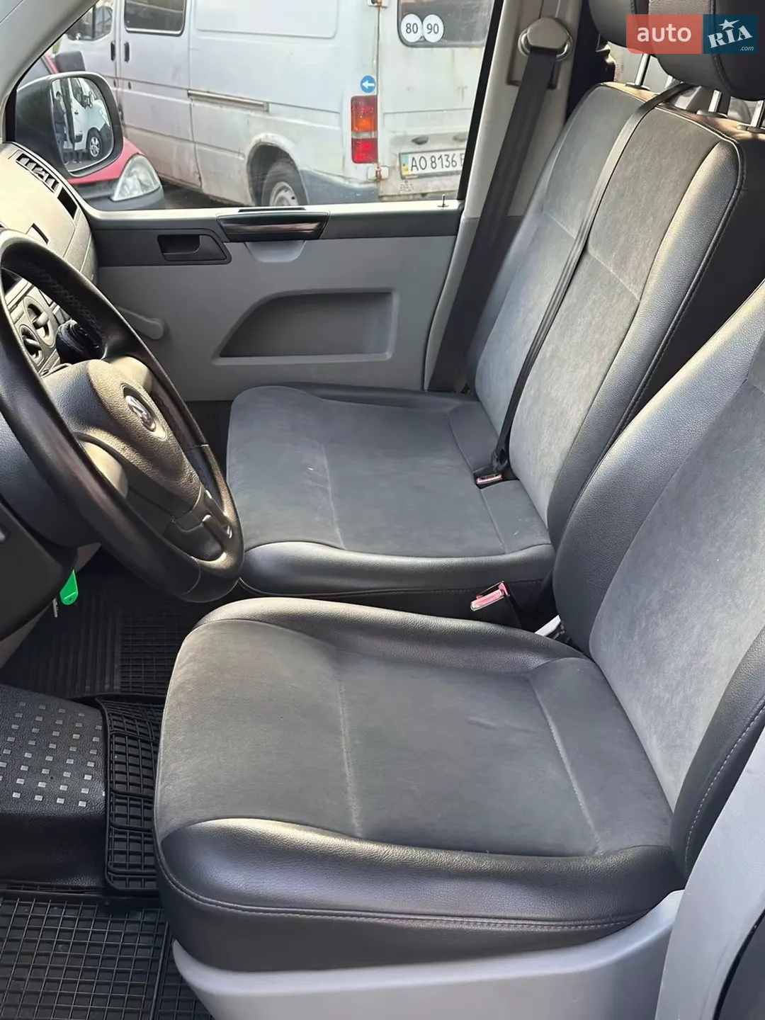2010 Volkswagen Transporter - мініатюра 11