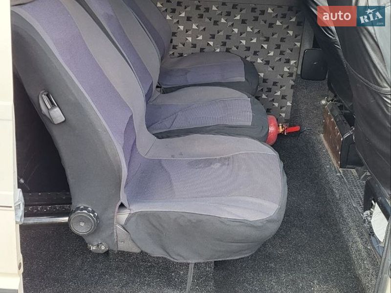 Вантажопасажирський фургон Volkswagen Transporter 2001 в Києві