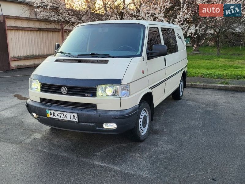 Вантажопасажирський фургон Volkswagen Transporter 2001 в Києві