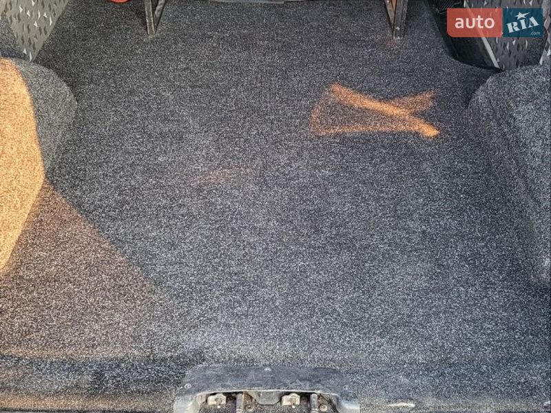 Вантажопасажирський фургон Volkswagen Transporter 2001 в Києві