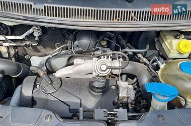 Мінівен Volkswagen Transporter 2004 в Києві