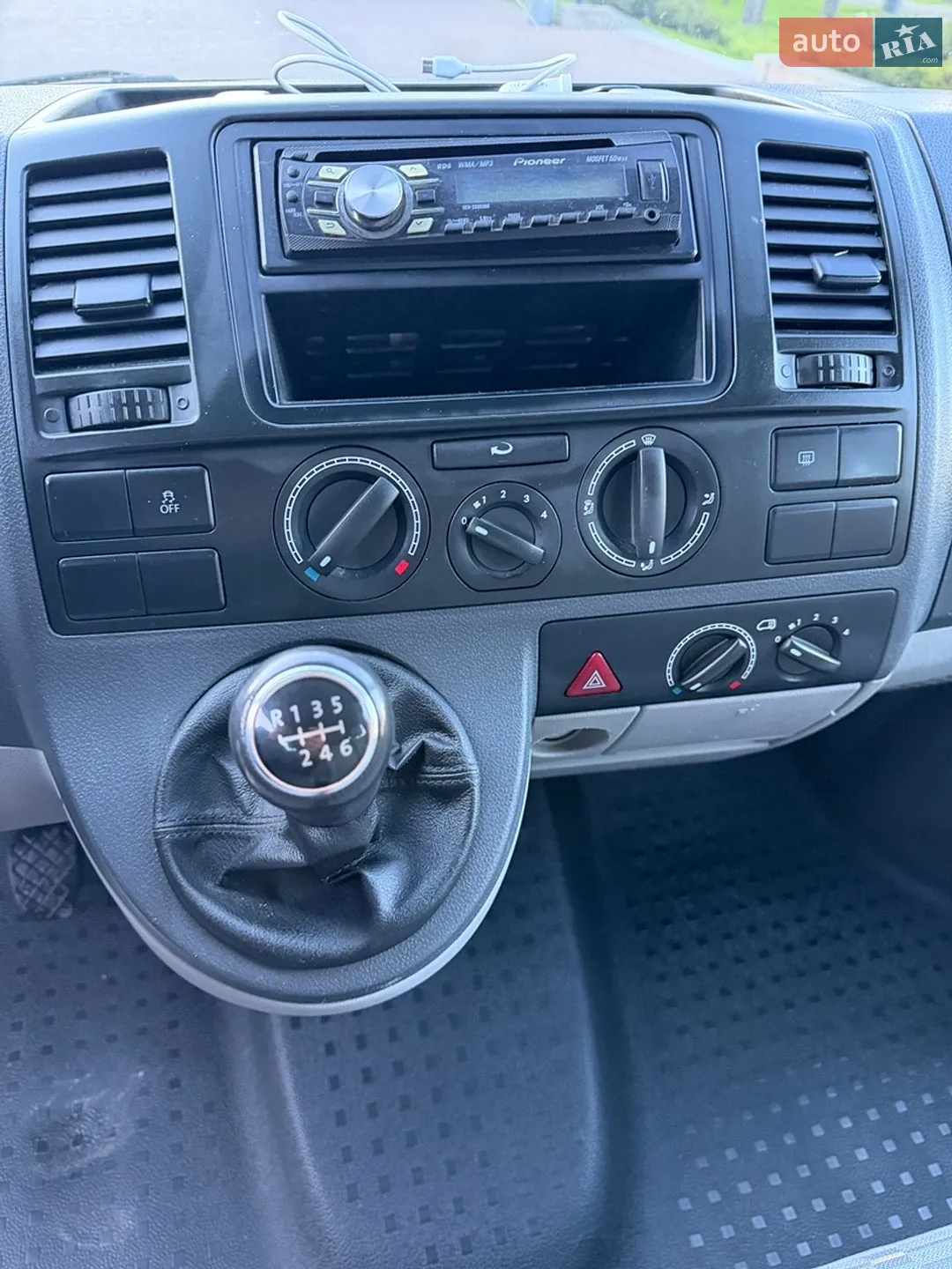 2011 Volkswagen Transporter - мініатюра 12
