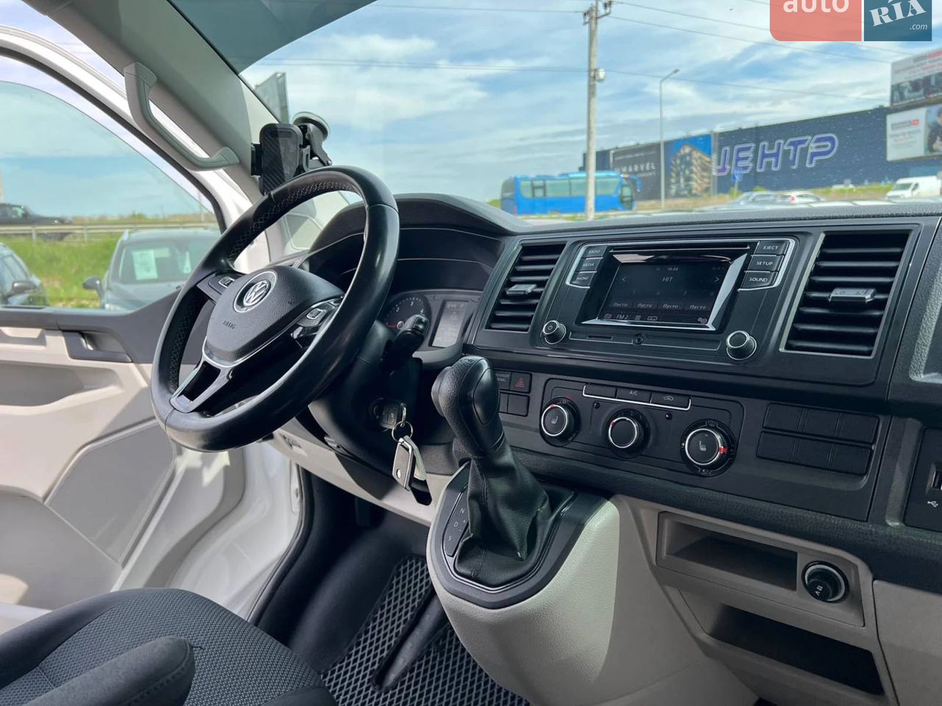2017 Volkswagen Transporter - мініатюра 40