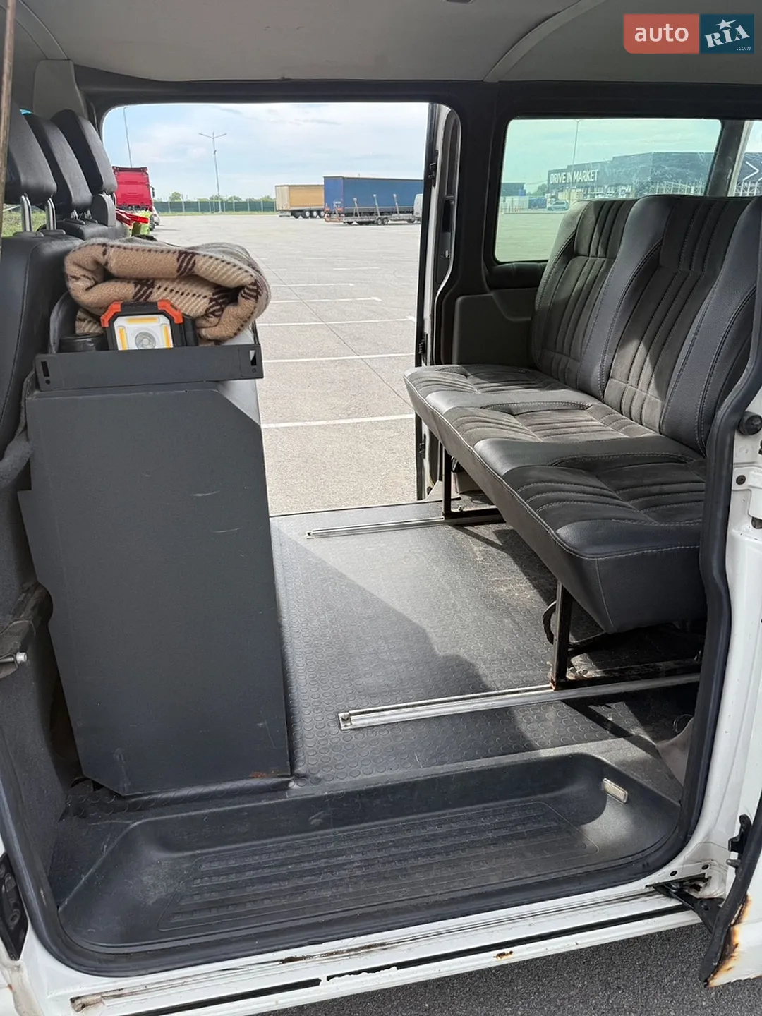 2010 Volkswagen Transporter - мініатюра 11
