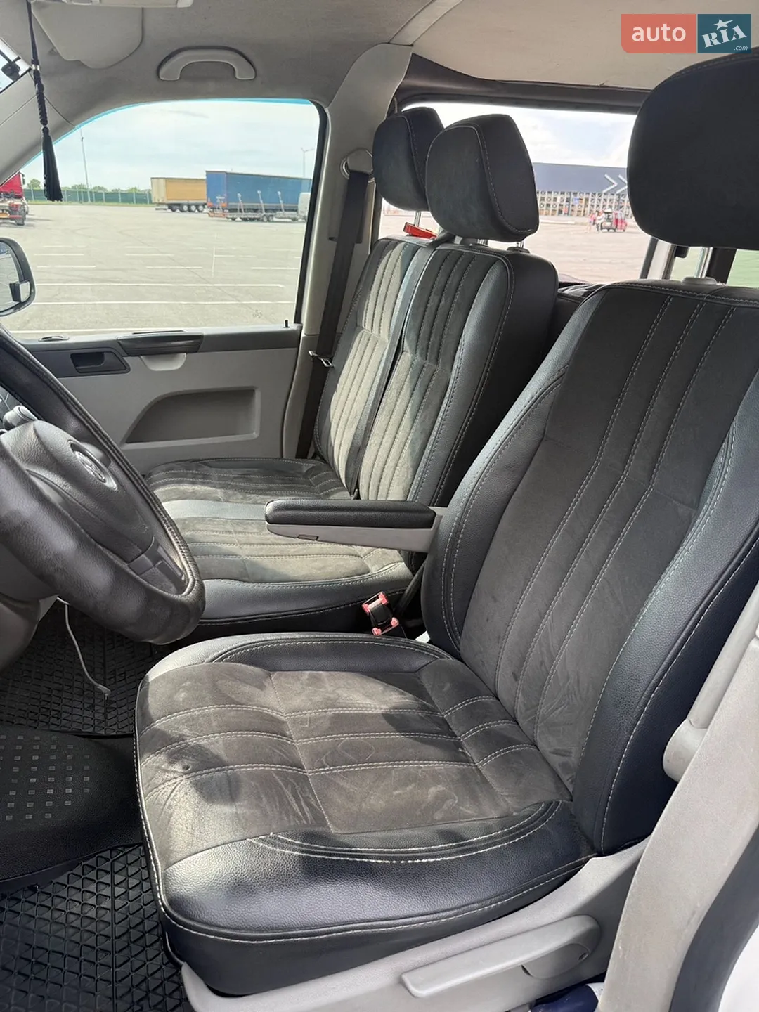 2010 Volkswagen Transporter - мініатюра 12
