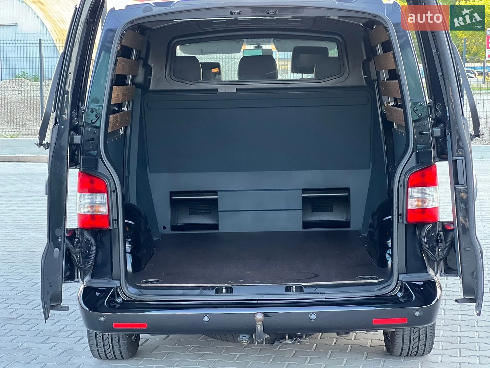 2011 Volkswagen Transporter - мініатюра 47