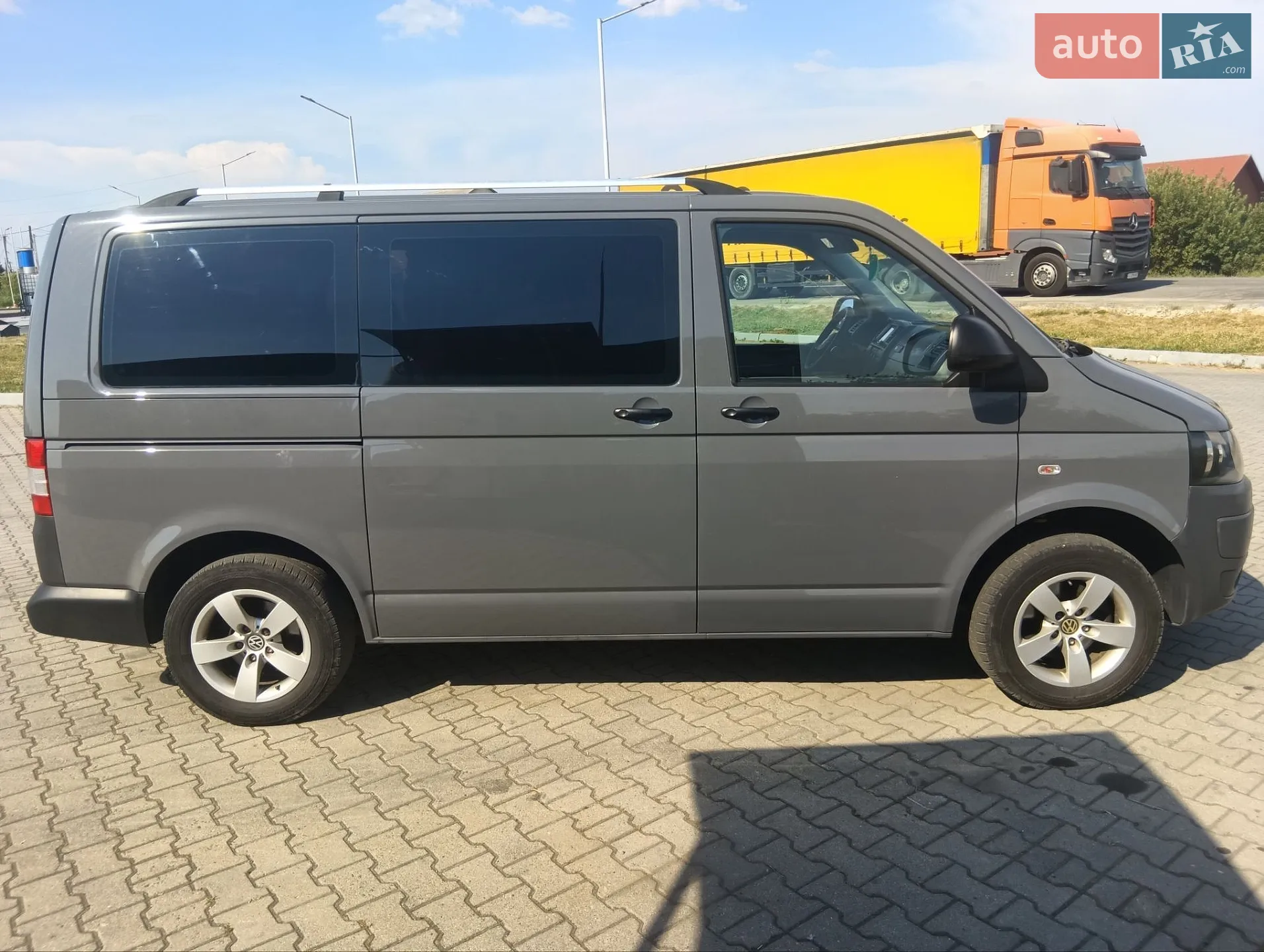 2011 Volkswagen Transporter - мініатюра 2