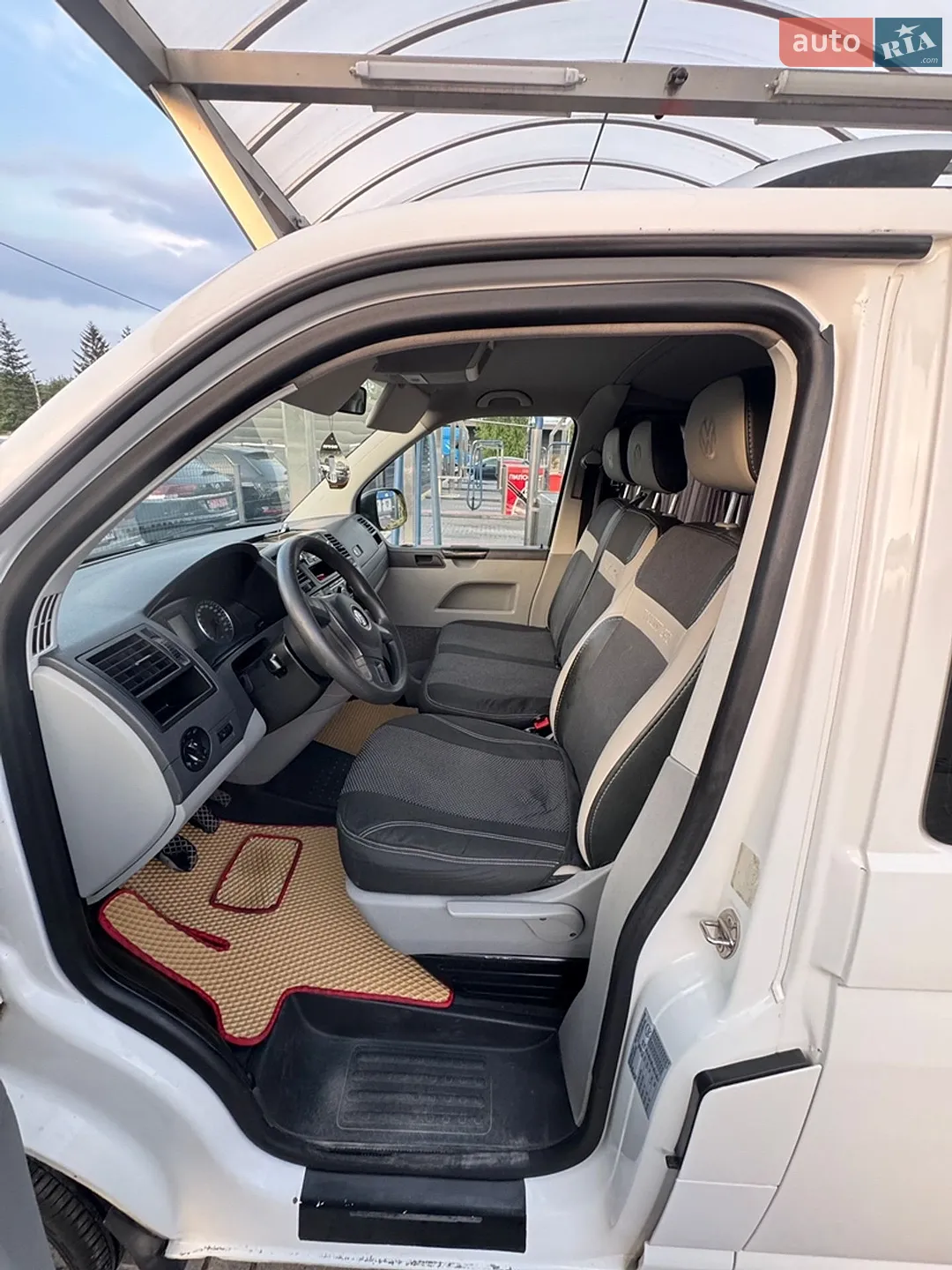 2010 Volkswagen Transporter - мініатюра 2