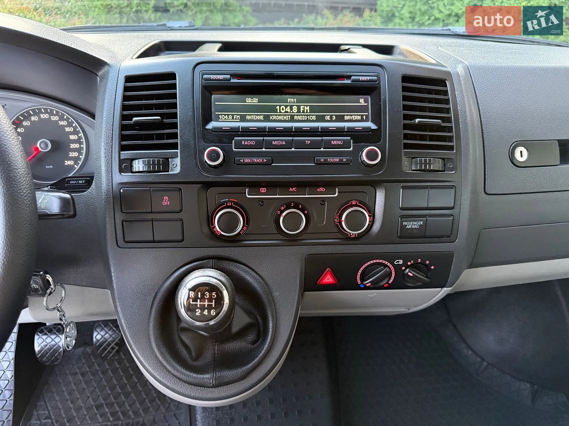 2015 Volkswagen Transporter - мініатюра 46