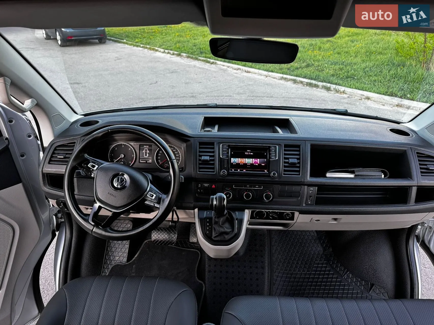 2019 Volkswagen Transporter - мініатюра 25