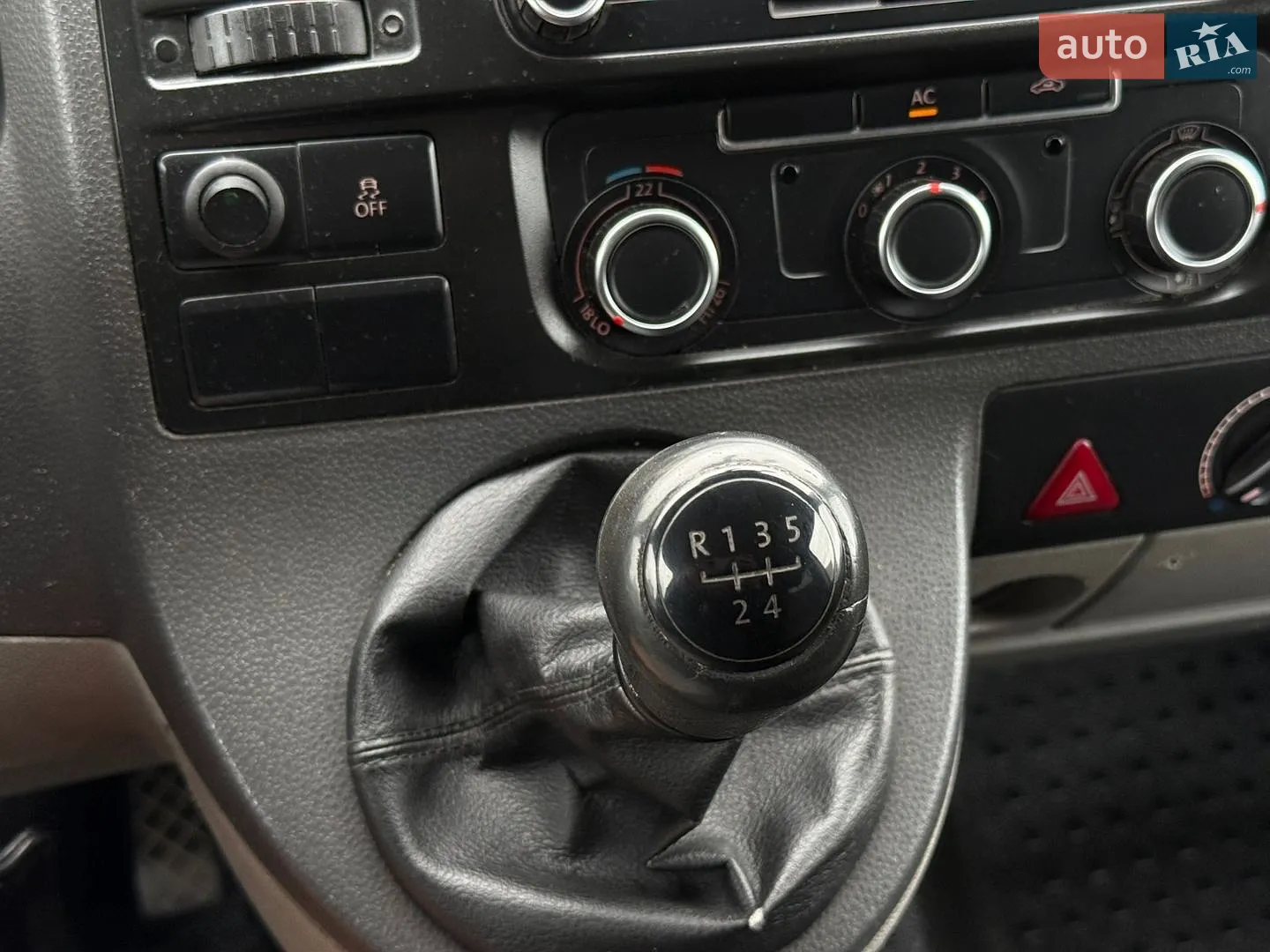 2010 Volkswagen Transporter - мініатюра 13