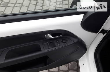 Хетчбек Volkswagen Up 2016 в 